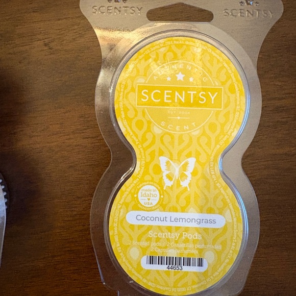 Scentsy  Scent Pods Bundle - One Unused Per Pack - Picture 4 of 6